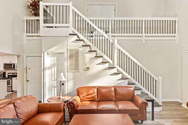 517 W RIVERSIDE DR, Lanexa, VA 23089