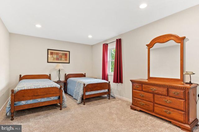 517 W RIVERSIDE DR, Lanexa, VA 23089