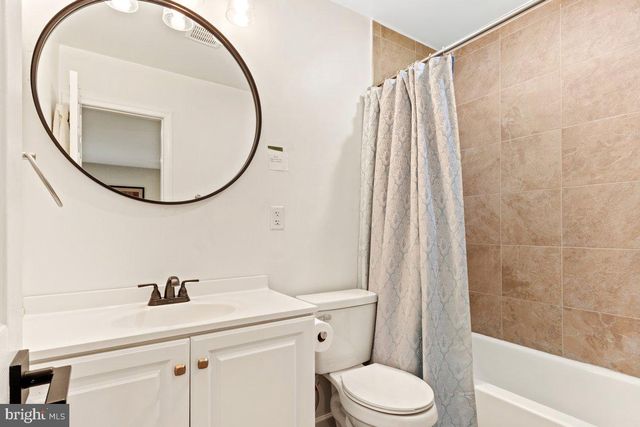 517 W RIVERSIDE DR, Lanexa, VA 23089