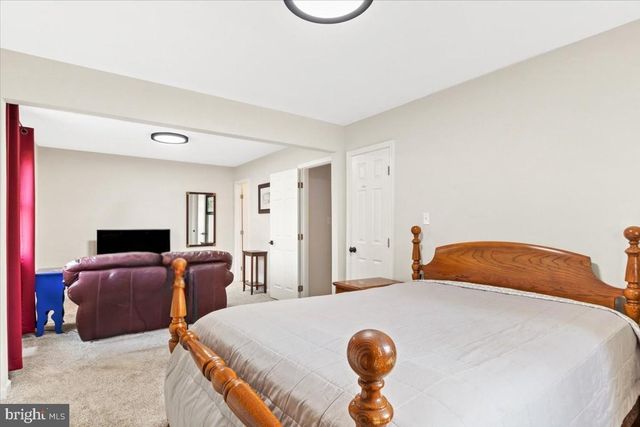 517 W RIVERSIDE DR, Lanexa, VA 23089