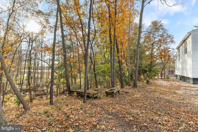 517 W RIVERSIDE DR, Lanexa, VA 23089