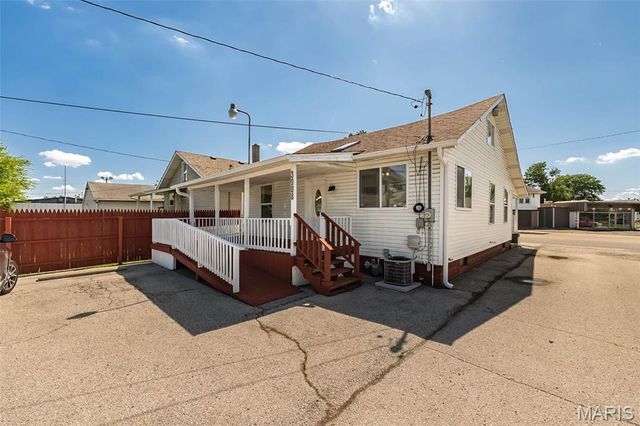 3008 Nameoki Road, Granite City, IL 62040