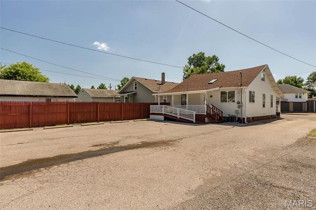 3008 Nameoki Road, Granite City, IL 62040