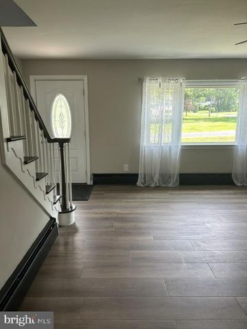 2160 MILFORD AVE, Quakertown, PA 18951