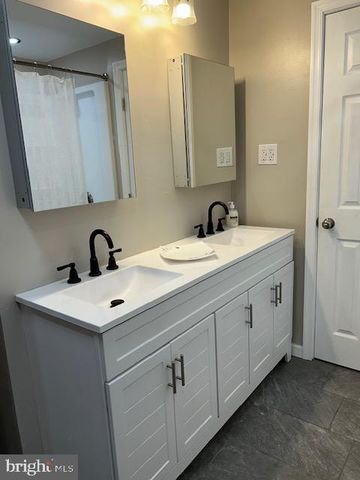 2160 MILFORD AVE, Quakertown, PA 18951