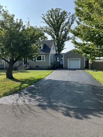 2160 MILFORD AVE, Quakertown, PA 18951