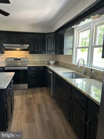 2160 MILFORD AVE, Quakertown, PA 18951