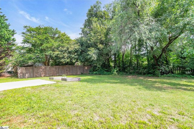 15 Crossview Drive, Simpsonville, SC 29680