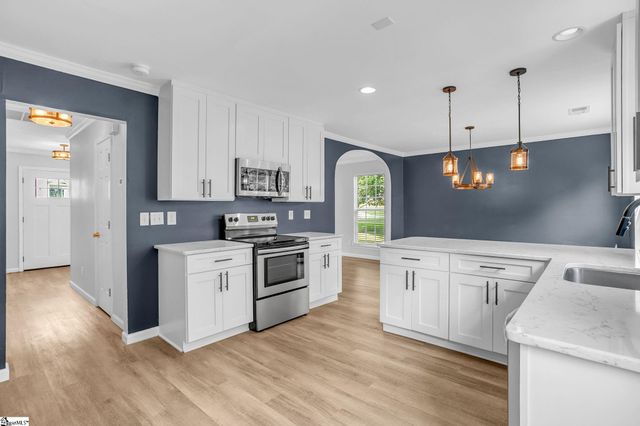 15 Crossview Drive, Simpsonville, SC 29680