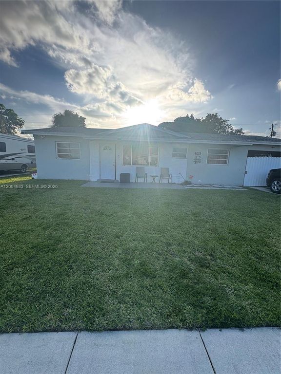 2125 NW 27th Ln, Fort Lauderdale, FL 33311