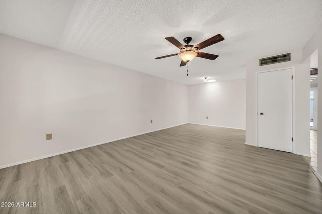 14026 N THUNDERBIRD Boulevard, Sun City, AZ 85351