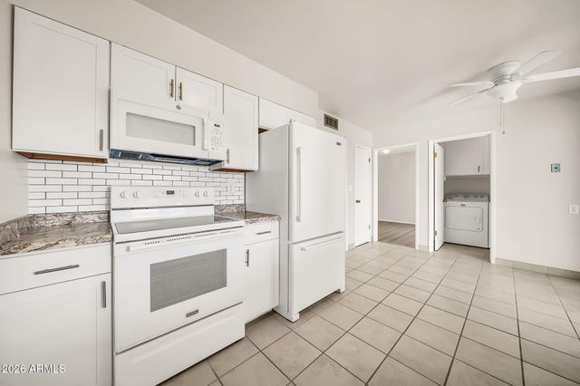 14026 N THUNDERBIRD Boulevard, Sun City, AZ 85351