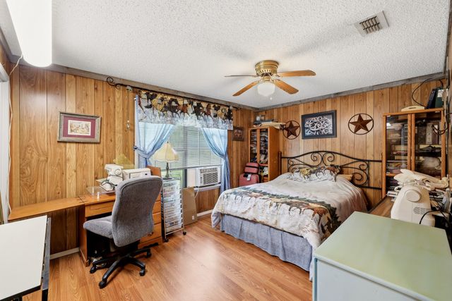 1211 AN County Road 153, Palestine, TX 75801