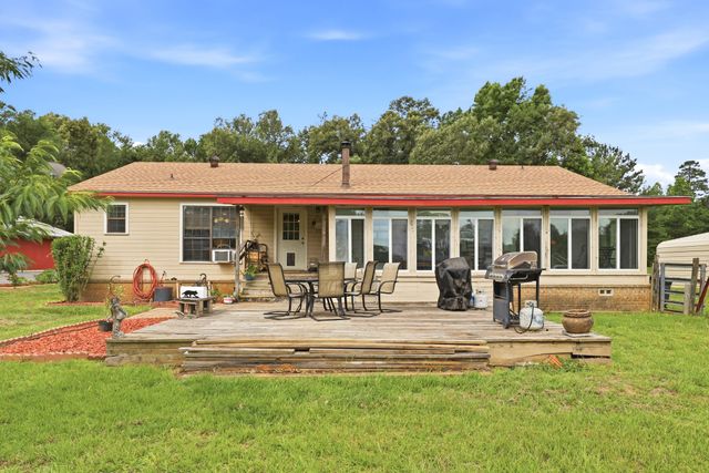 1211 AN County Road 153, Palestine, TX 75801
