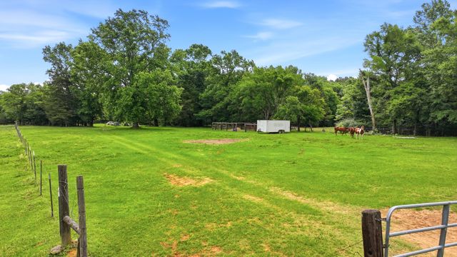 1211 AN County Road 153, Palestine, TX 75801