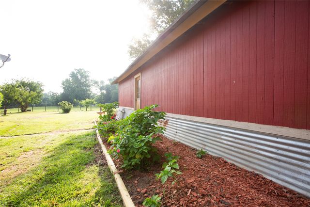1211 AN County Road 153, Palestine, TX 75801