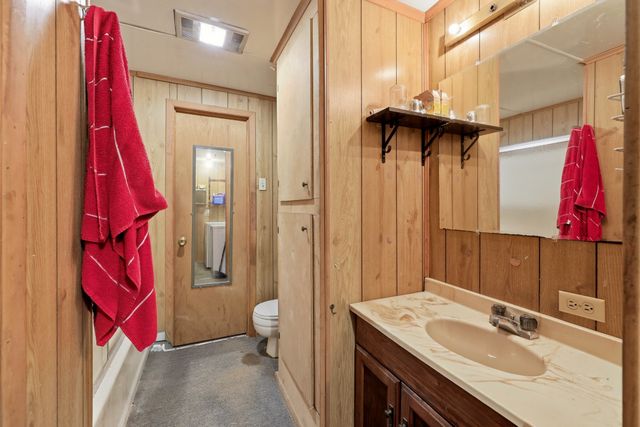 1211 AN County Road 153, Palestine, TX 75801