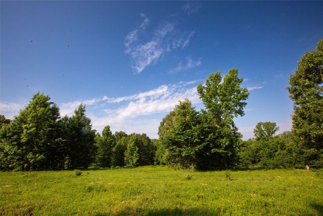 1211 AN County Road 153, Palestine, TX 75801