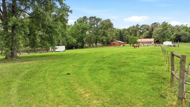 1211 AN County Road 153, Palestine, TX 75801