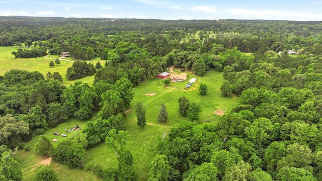 1211 AN County Road 153, Palestine, TX 75801