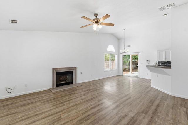 1515 Morgan Drive, Kingsburg, CA 93631