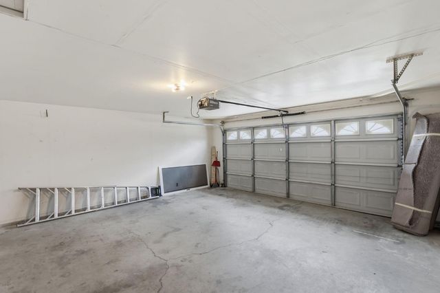 1515 Morgan Drive, Kingsburg, CA 93631