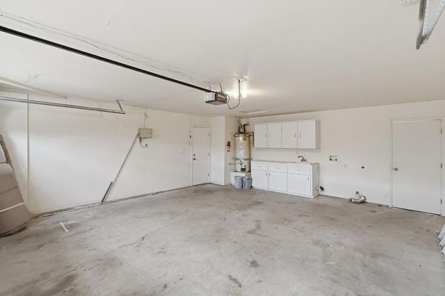 1515 Morgan Drive, Kingsburg, CA 93631