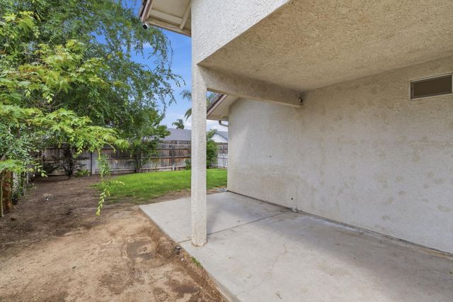 1515 Morgan Drive, Kingsburg, CA 93631