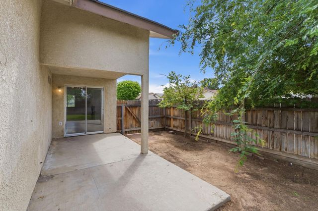 1515 Morgan Drive, Kingsburg, CA 93631