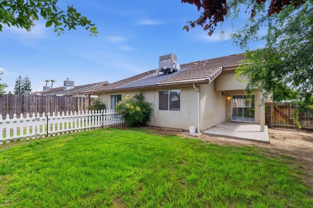 1515 Morgan Drive, Kingsburg, CA 93631