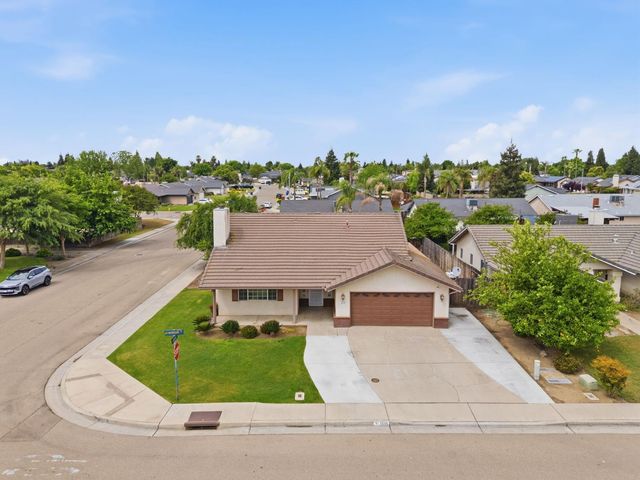 1515 Morgan Drive, Kingsburg, CA 93631