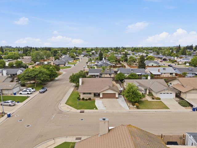 1515 Morgan Drive, Kingsburg, CA 93631