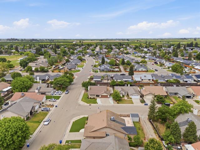 1515 Morgan Drive, Kingsburg, CA 93631