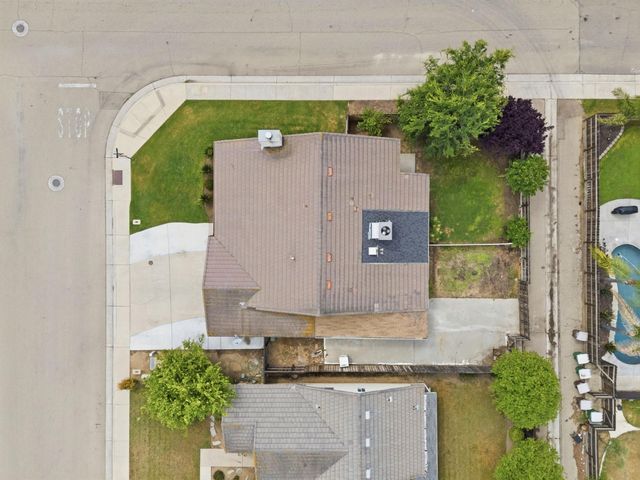 1515 Morgan Drive, Kingsburg, CA 93631