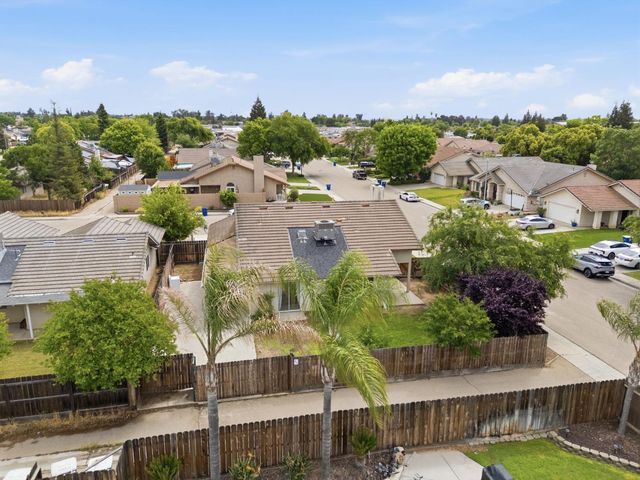 1515 Morgan Drive, Kingsburg, CA 93631