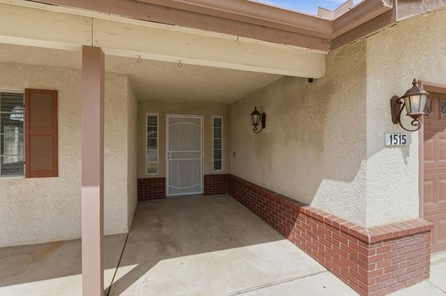 1515 Morgan Drive, Kingsburg, CA 93631