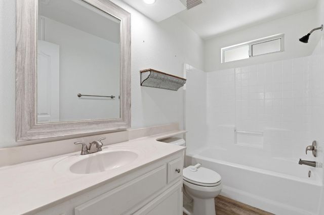 1515 Morgan Drive, Kingsburg, CA 93631