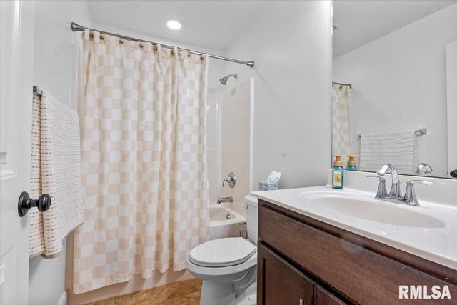 624 Jetty Drive, Chatham, IL 62629