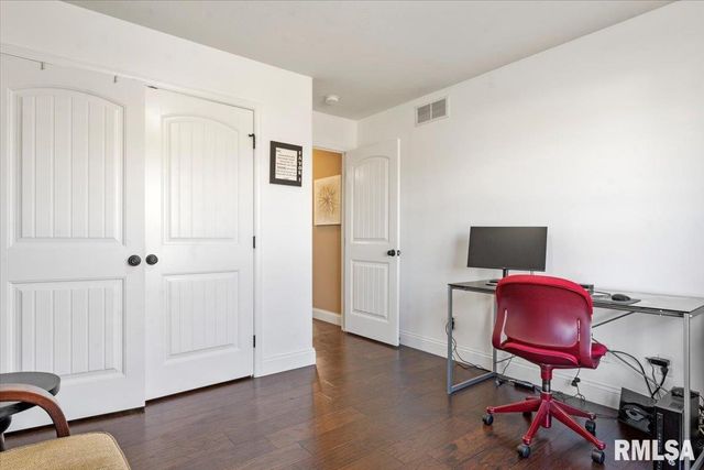 624 Jetty Drive, Chatham, IL 62629