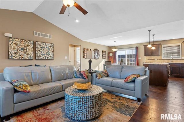 624 Jetty Drive, Chatham, IL 62629