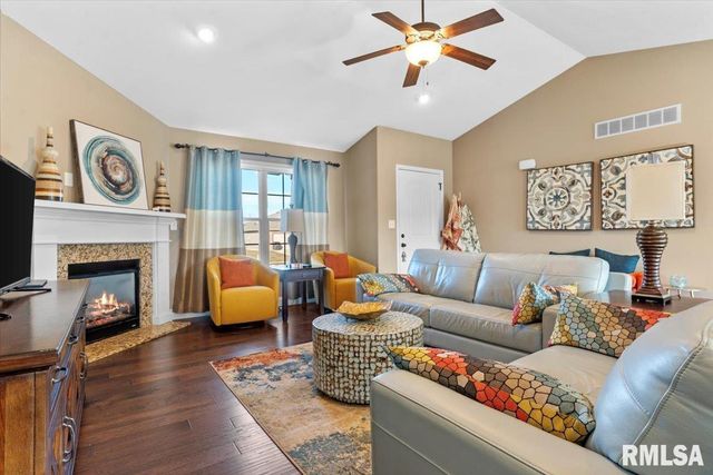 624 Jetty Drive, Chatham, IL 62629