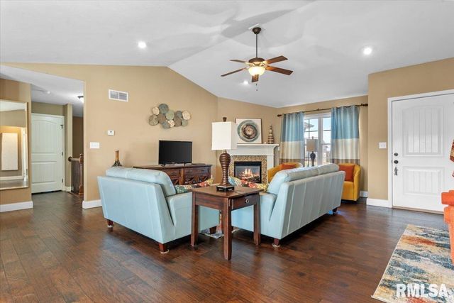 624 Jetty Drive, Chatham, IL 62629