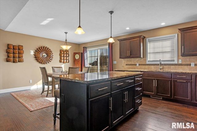 624 Jetty Drive, Chatham, IL 62629