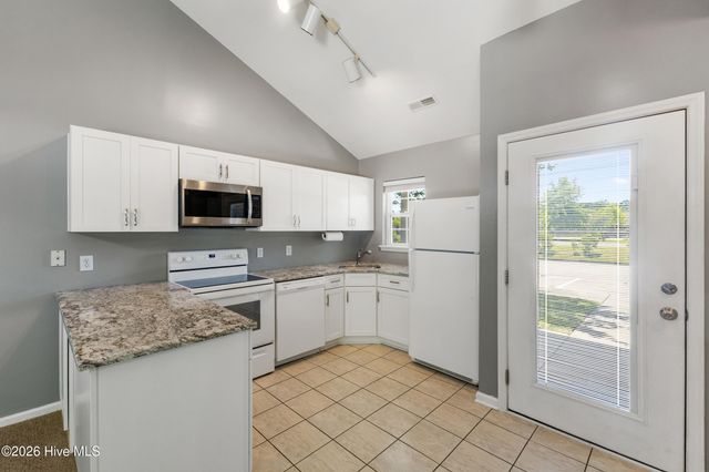 3004 Lauren Place Drive Apt 101, Wilmington, NC 28405