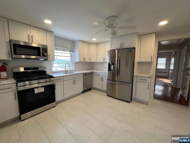 366 President Street 2, Saddle Brook, NJ 07663