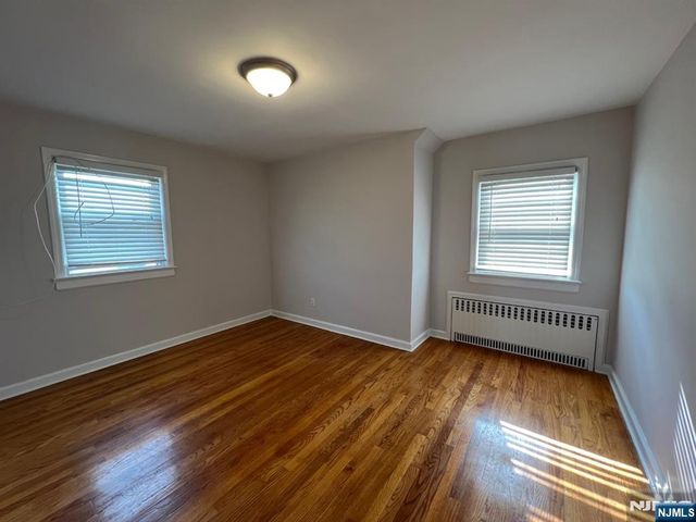 366 President Street 2, Saddle Brook, NJ 07663