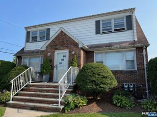 366 President Street 2, Saddle Brook, NJ 07663
