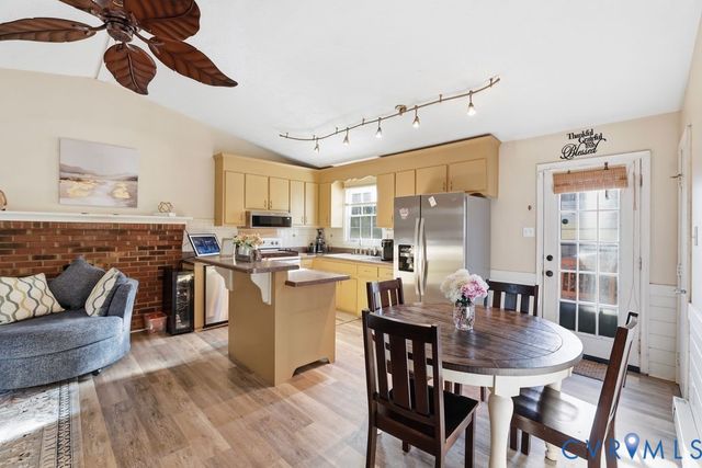 21104 Matoaca Rd, South Chesterfield, VA 23803