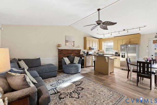 21104 Matoaca Rd, South Chesterfield, VA 23803