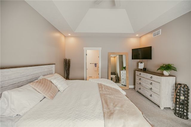 235 Whistlers Cove Lane, Greece, NY 14612